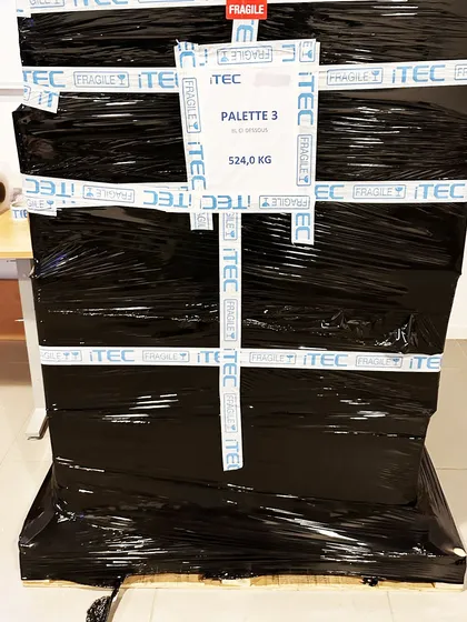 Palette conditionnée et pesée, prête à expédier depuis le laboratoire iTEC
