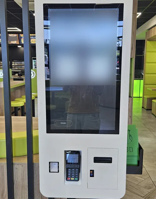Borne de commande installée en restaurant